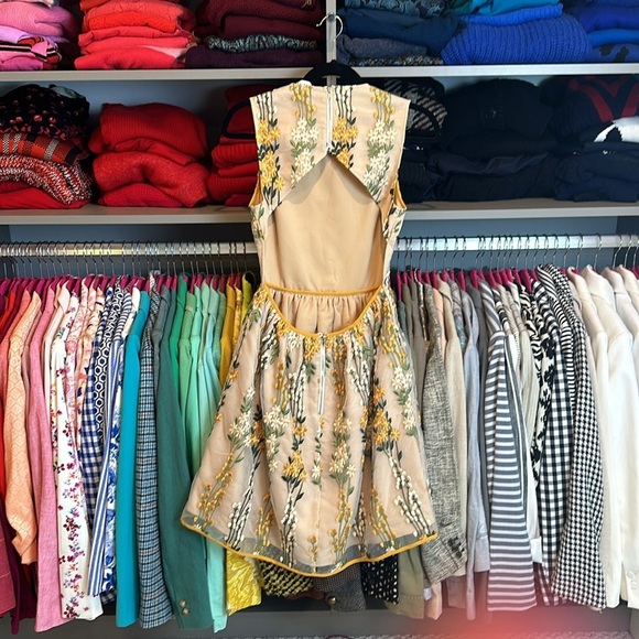 Endless Rose tan/yeoow/green flower embroidered print sleeveless dress size XS - Picture 3 of 3